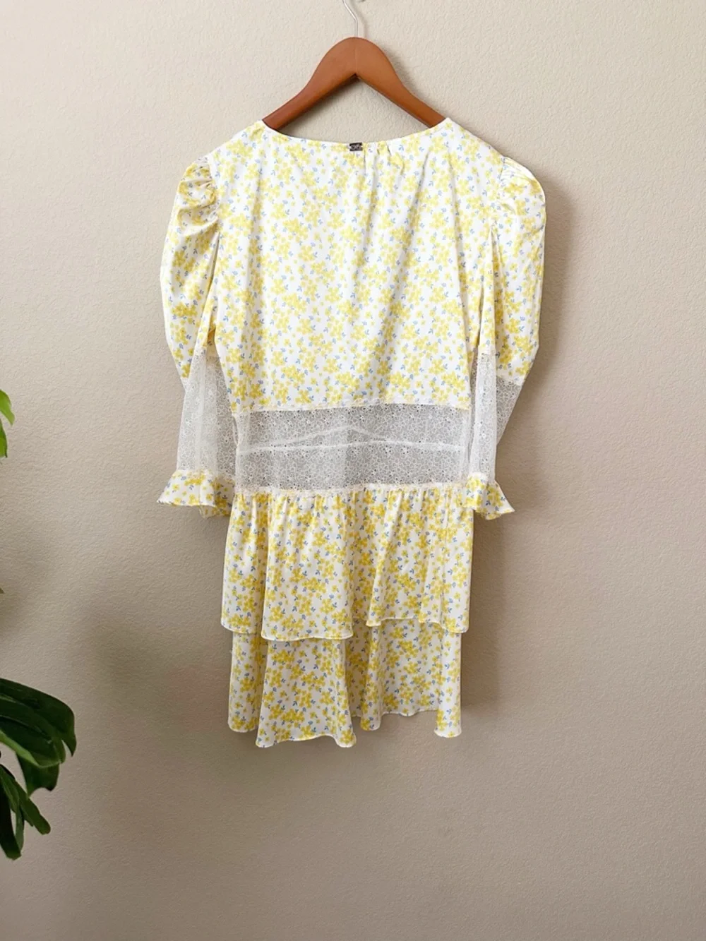 NWT For Love and Lemons Yellow Floral Daffodil Lace Robe Dress L - Picture 6 of 16